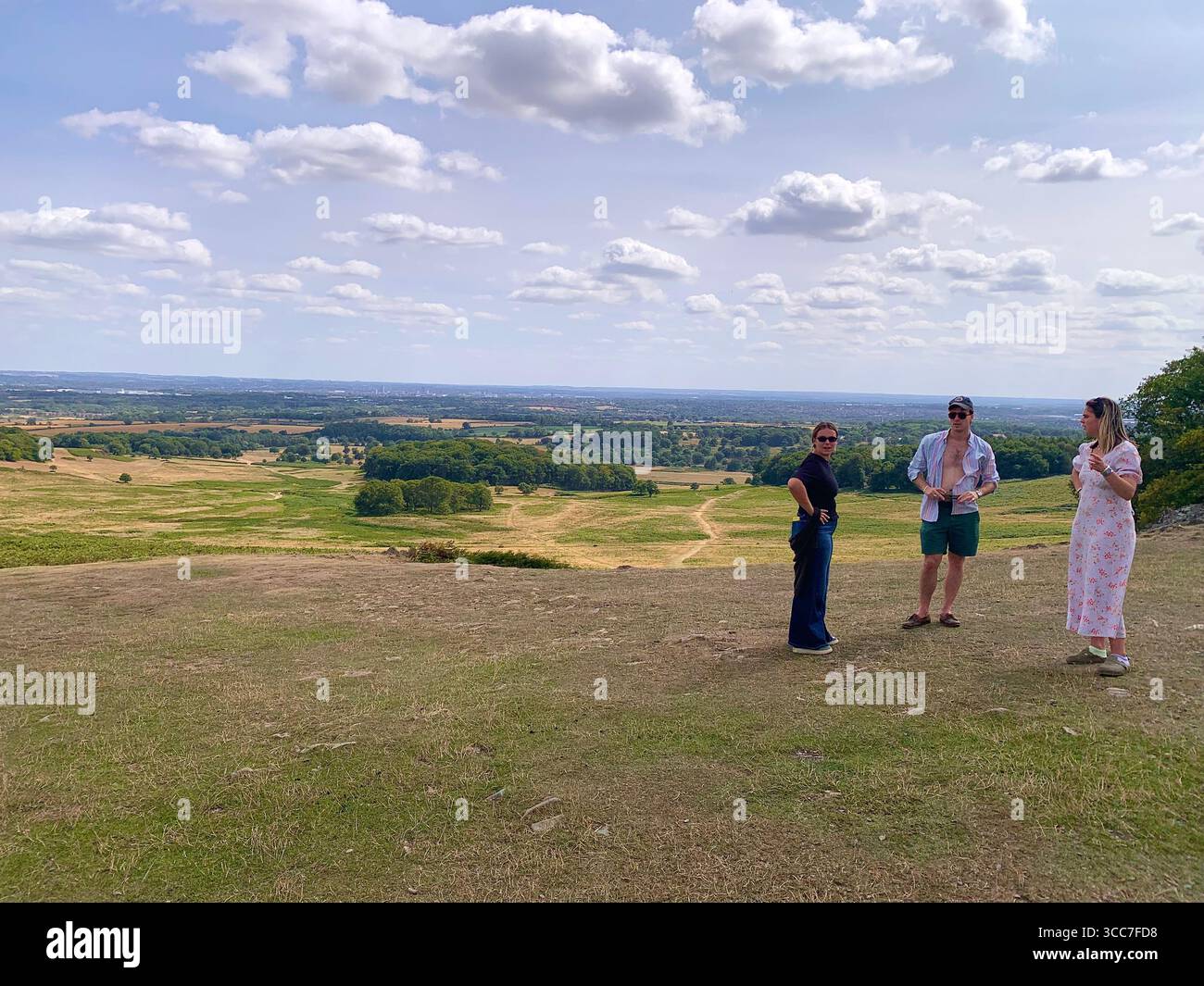 Bradgate Park Newtown Linford Leicester Inghilterra colline, storia della fauna selvatica Regno Unito Leicestershire boschi paesaggio boschivo rocce rocciose paesaggi suggestivi - Immagine stock catturata con smartphone