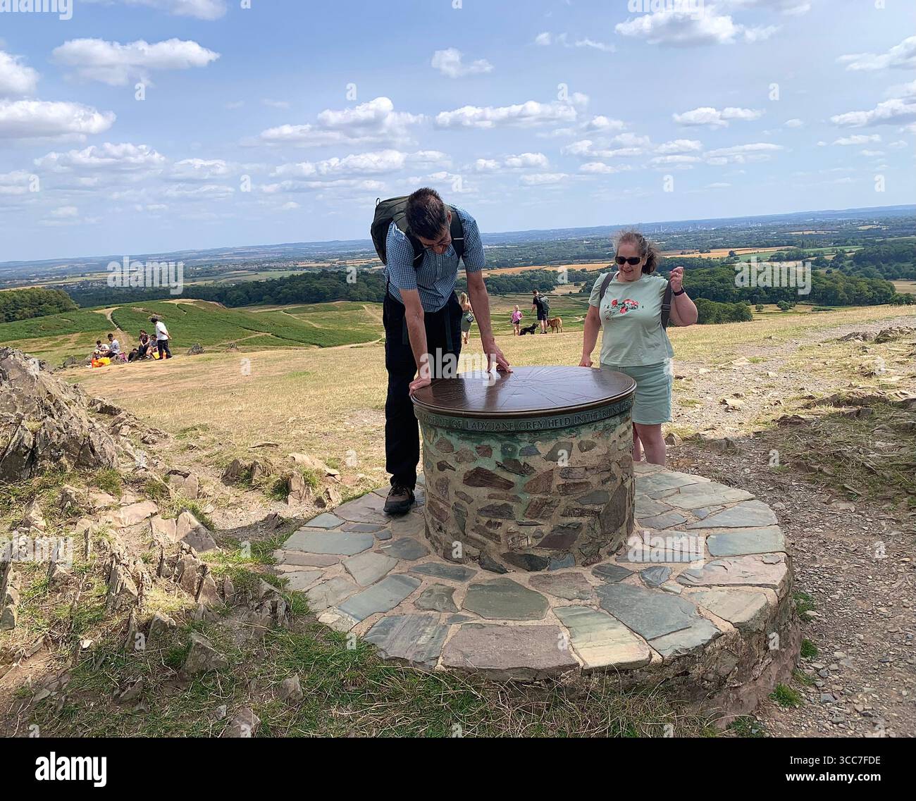 Bradgate Park Newtown Linford Leicester Inghilterra colline, storia della fauna selvatica Regno Unito Leicestershire boschi paesaggio boschivo rocce rocciose paesaggi suggestivi - Immagine stock catturata con smartphone