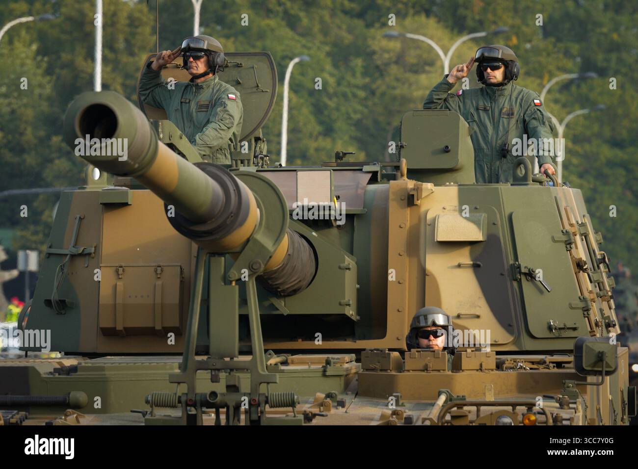 Varsavia, Polonia. 10 agosto 2025. Un obice semovente polacco K9 è stato visto la mattina presto a Varsavia, in Polonia, il 10 agosto 2025. Le prove si svolgono a Varsavia per la prossima parata militare annuale. (Foto di Jaap Arriens/Sipa USA) credito: SIPA USA/Alamy Live News Foto Stock