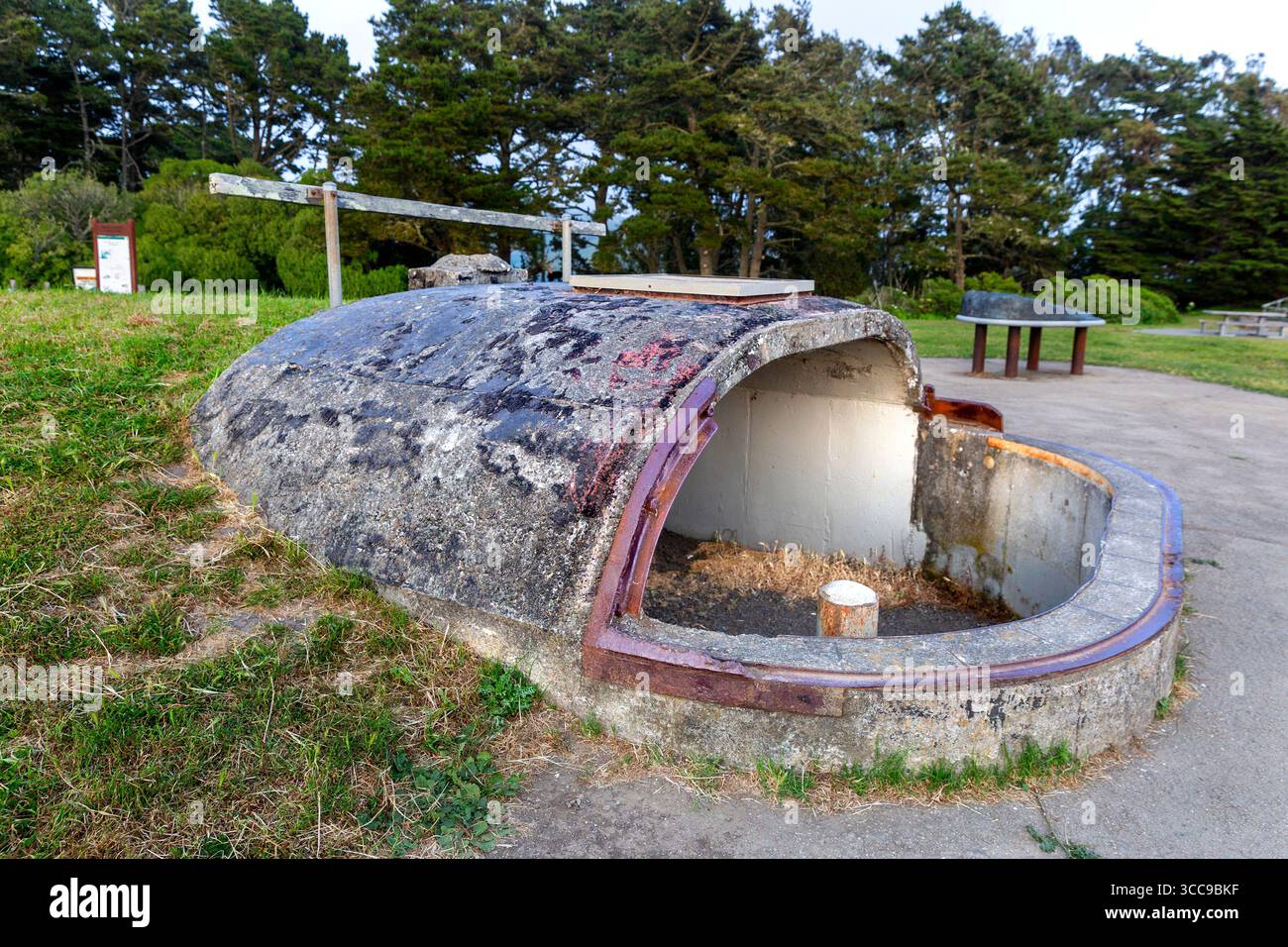 Storico bunker "base End Stations" della seconda guerra mondiale a Muir Beach Overlook, California. I bunker sono stati utilizzati dagli United States Army Coast Arti degli anni '1940 Foto Stock