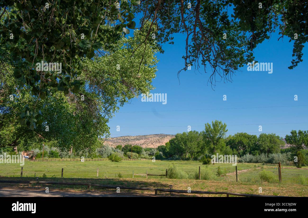 Abiquiuí Inn, Abiquiuí, New Mexico. Abiquiú è apprezzata dai viaggiatori per la sua vicinanza a canyon, fiumi e montagne. Foto Stock