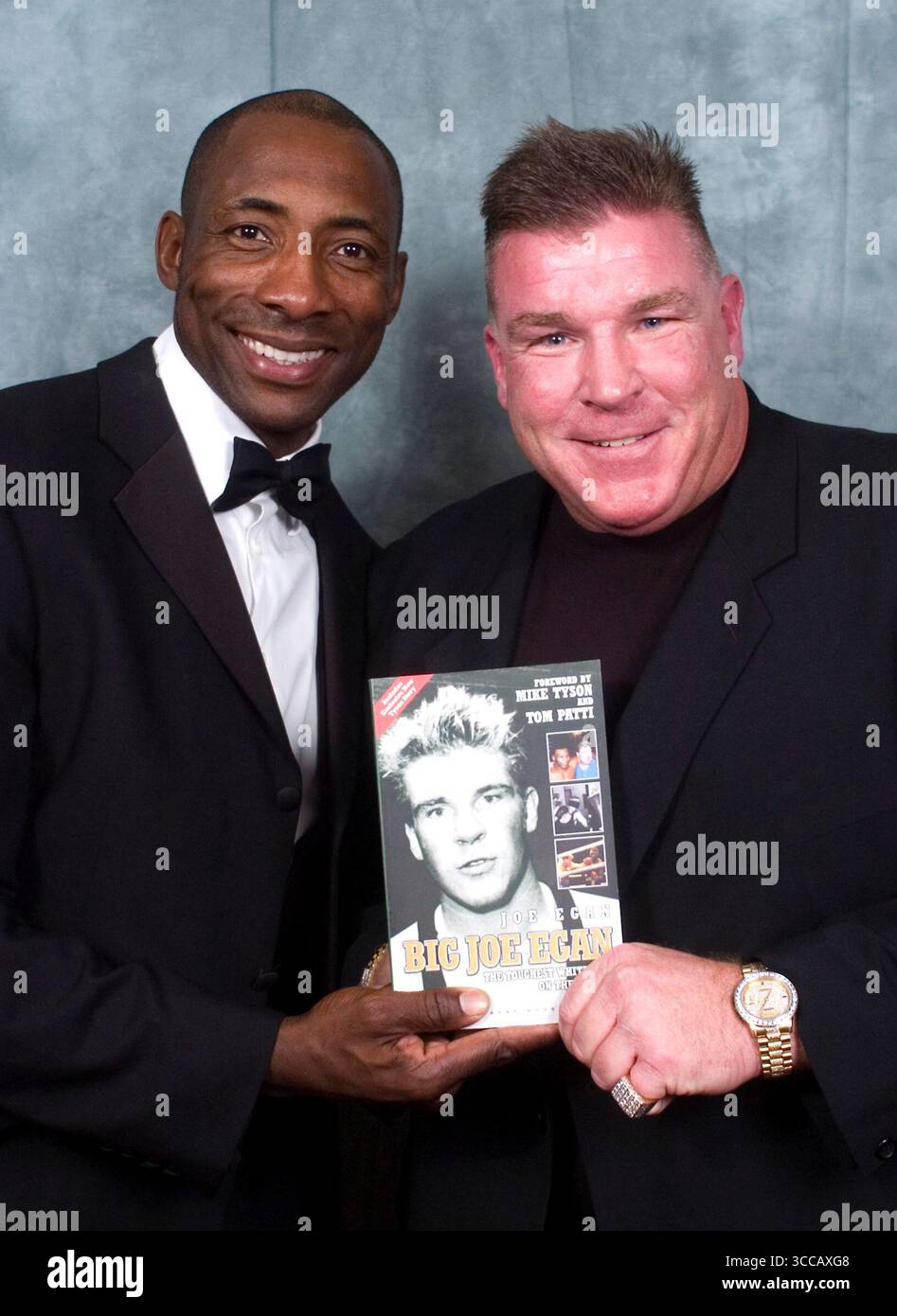Johnny Nelson (WBO Cruiserweight World Champion) e Big Joe Egan (partner di Mike Tyson) alla cena testamonial di Johnny a Sheffield - 18 ottobre 2008 Foto Stock