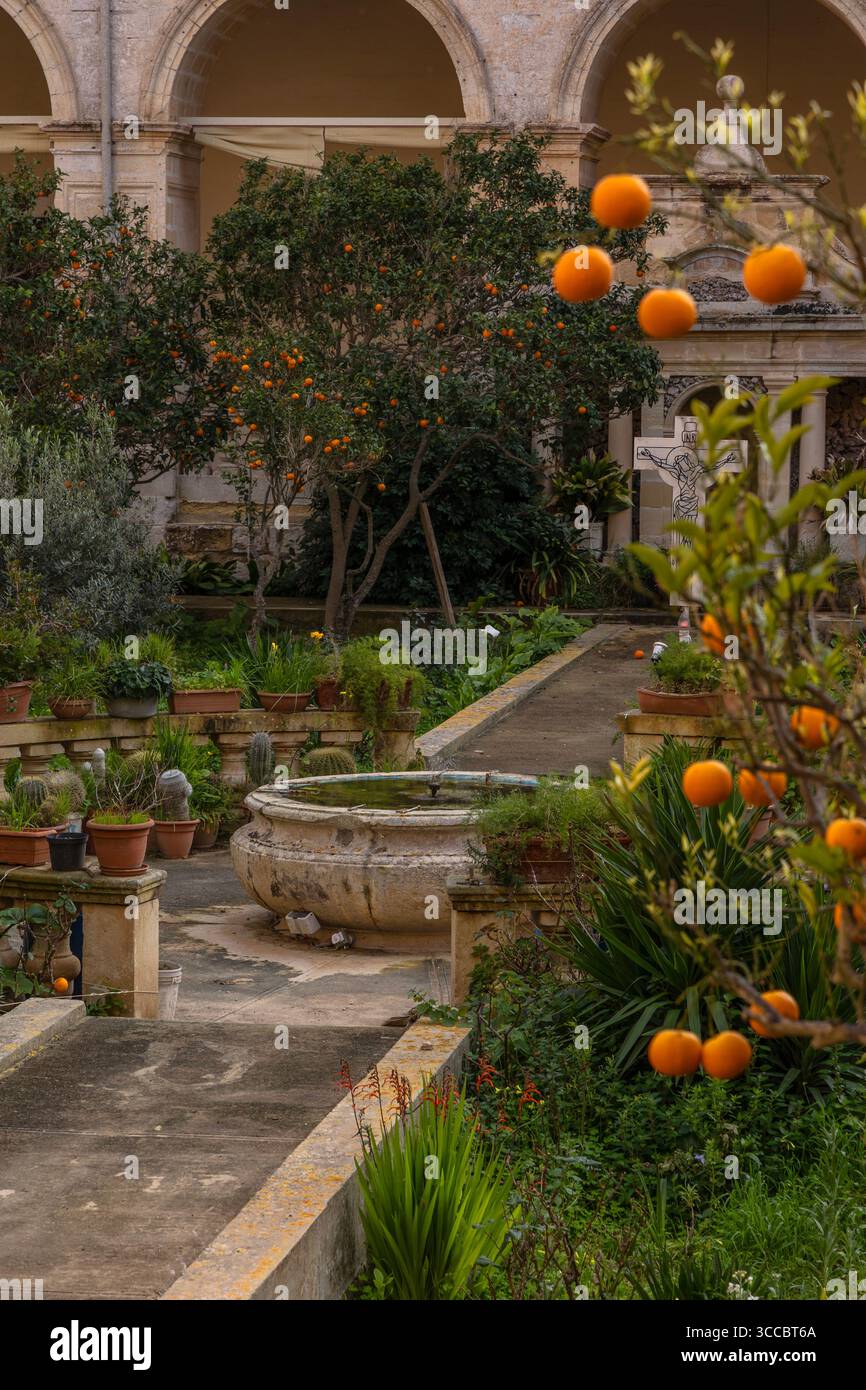 Il Priorato di San Domenico a Rabat, Malta, è apparso nella prima stagione del Trono di Spade "You Win or You Die", che mostra l'architettura e il patrimonio storico. Foto Stock