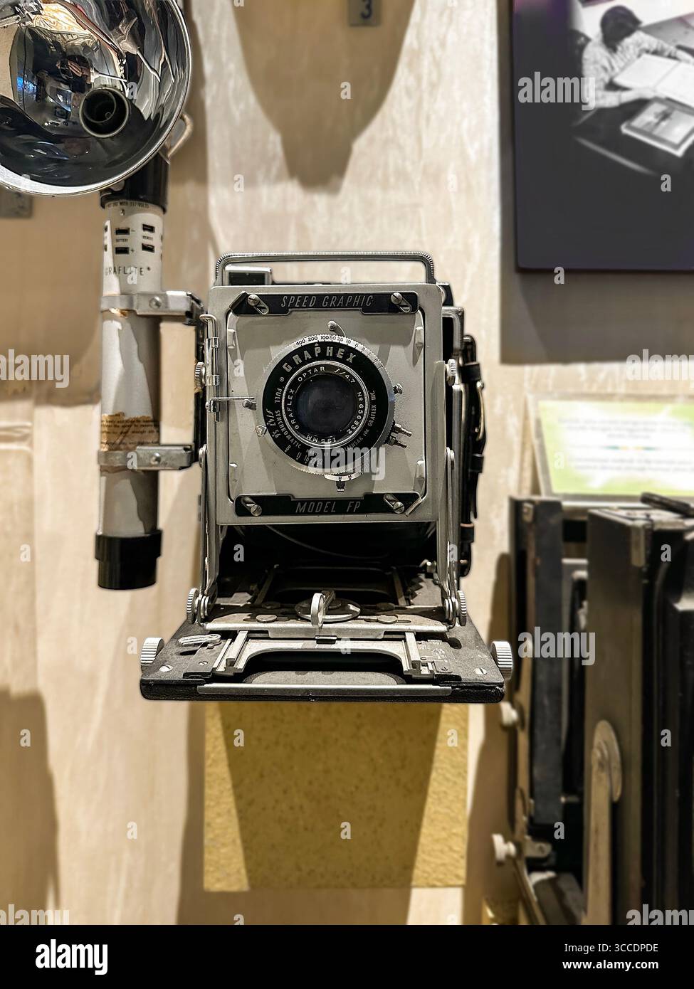 Mostra di macchine fotografiche vintage Graflex Speed Graphic 4x5 esposte al Royal Malaysia Police Museum, fotografie della scena del crimine Foto Stock