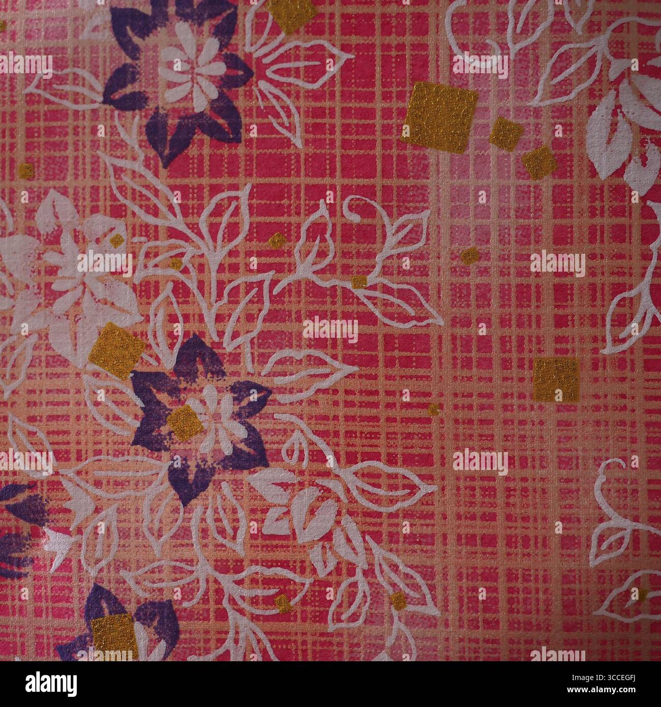 Motivo tradizionale giapponese in carta floreale con sfondo rosso Foto Stock