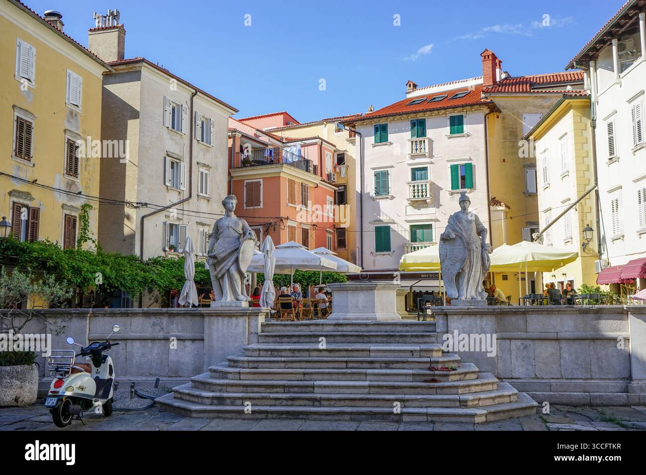 TRG 1 Maja Square a Pirano, Slovenia Foto Stock