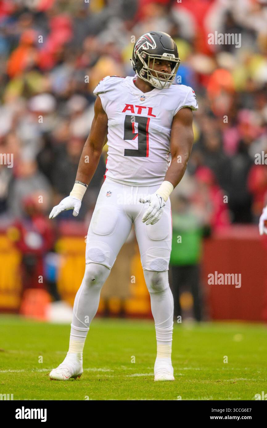 27 novembre 2022: Il linebacker degli Atlanta Falcons Lorenzo Carter (9) si sposta in posizione durante la partita NFL tra gli Atlanta Falcons e i Washington Commanders a Landover, MD. Reggie Hildred/CSM (Credit Image: © Reggie Hildred/CSM via ZUMA Press Wire) Foto Stock