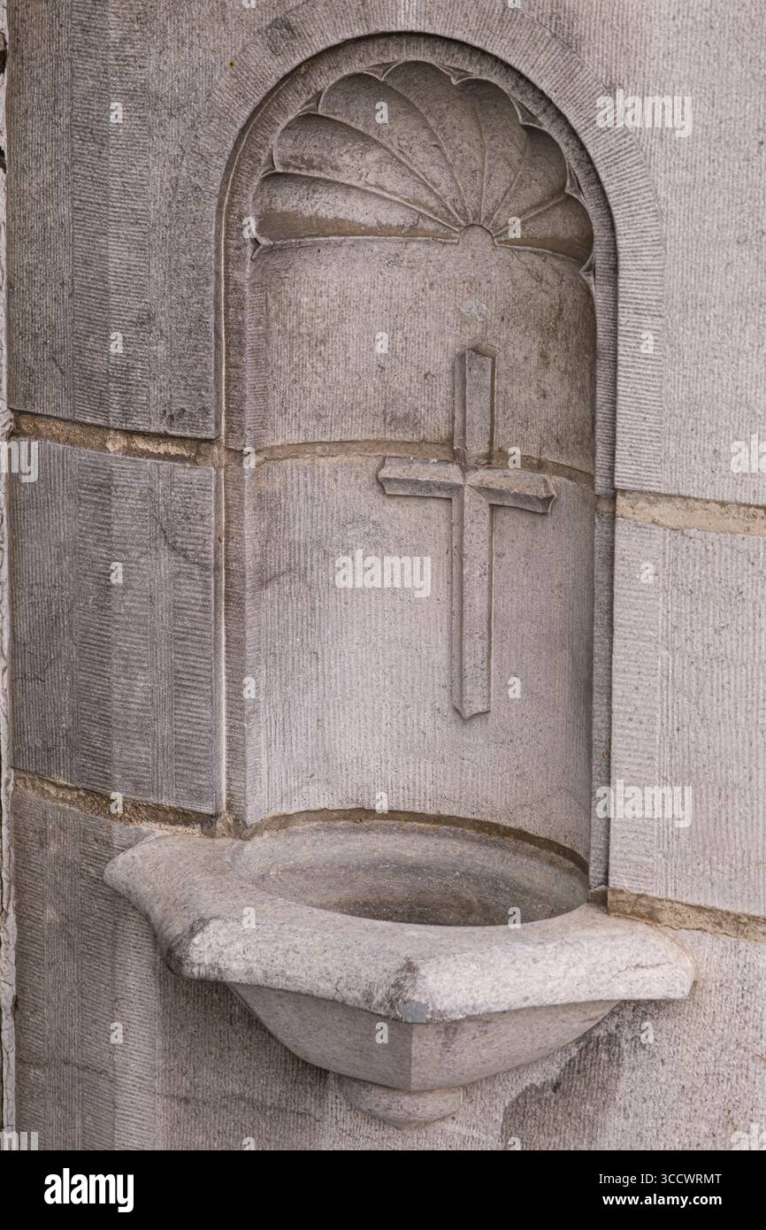 Fonte battesimale presso la cattedrale di Galway, Galway, Contea di Galway, Connacht, Irlanda Foto Stock