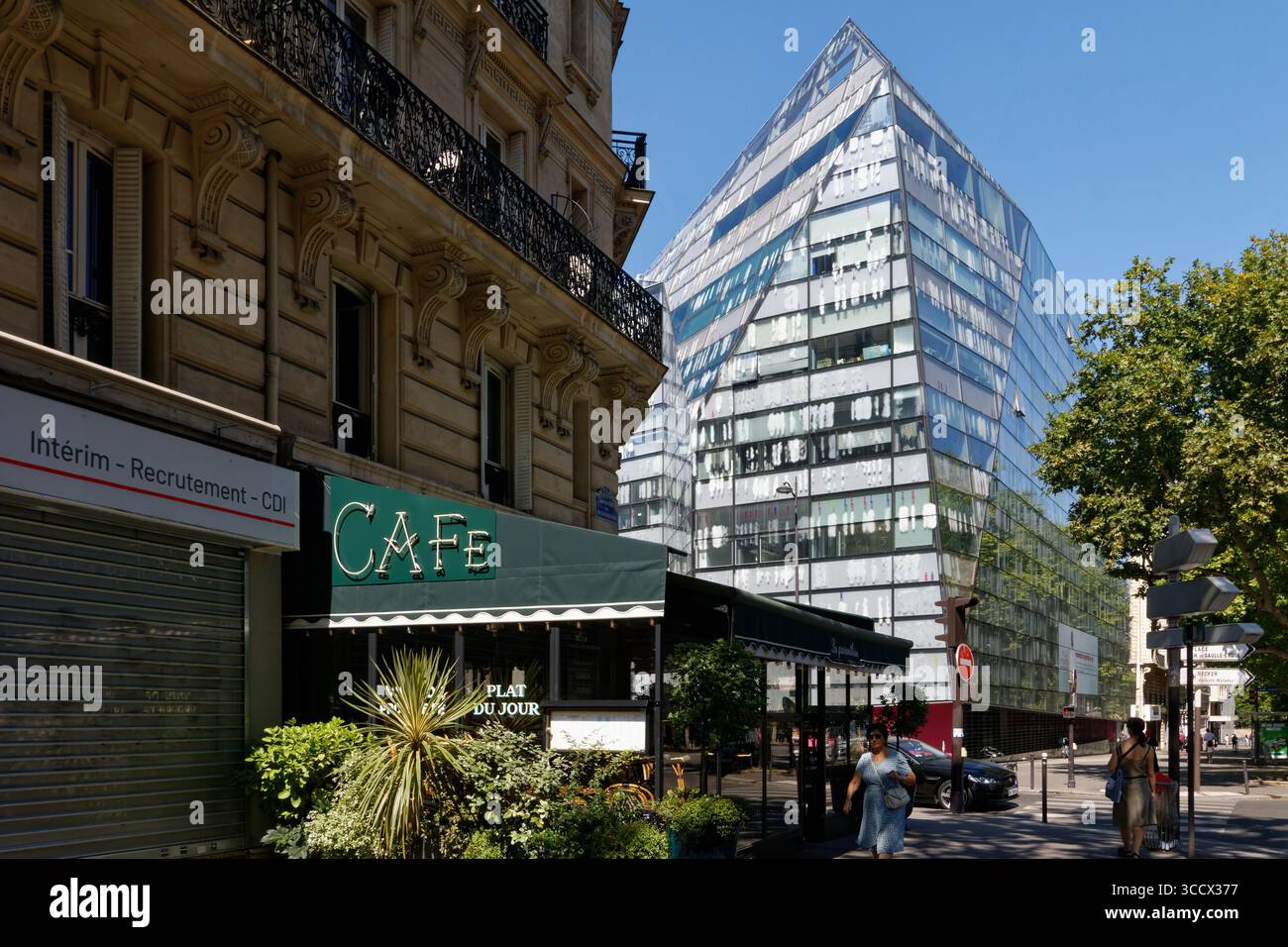 Architettura moderna a Parigi, 2025 Foto Stock