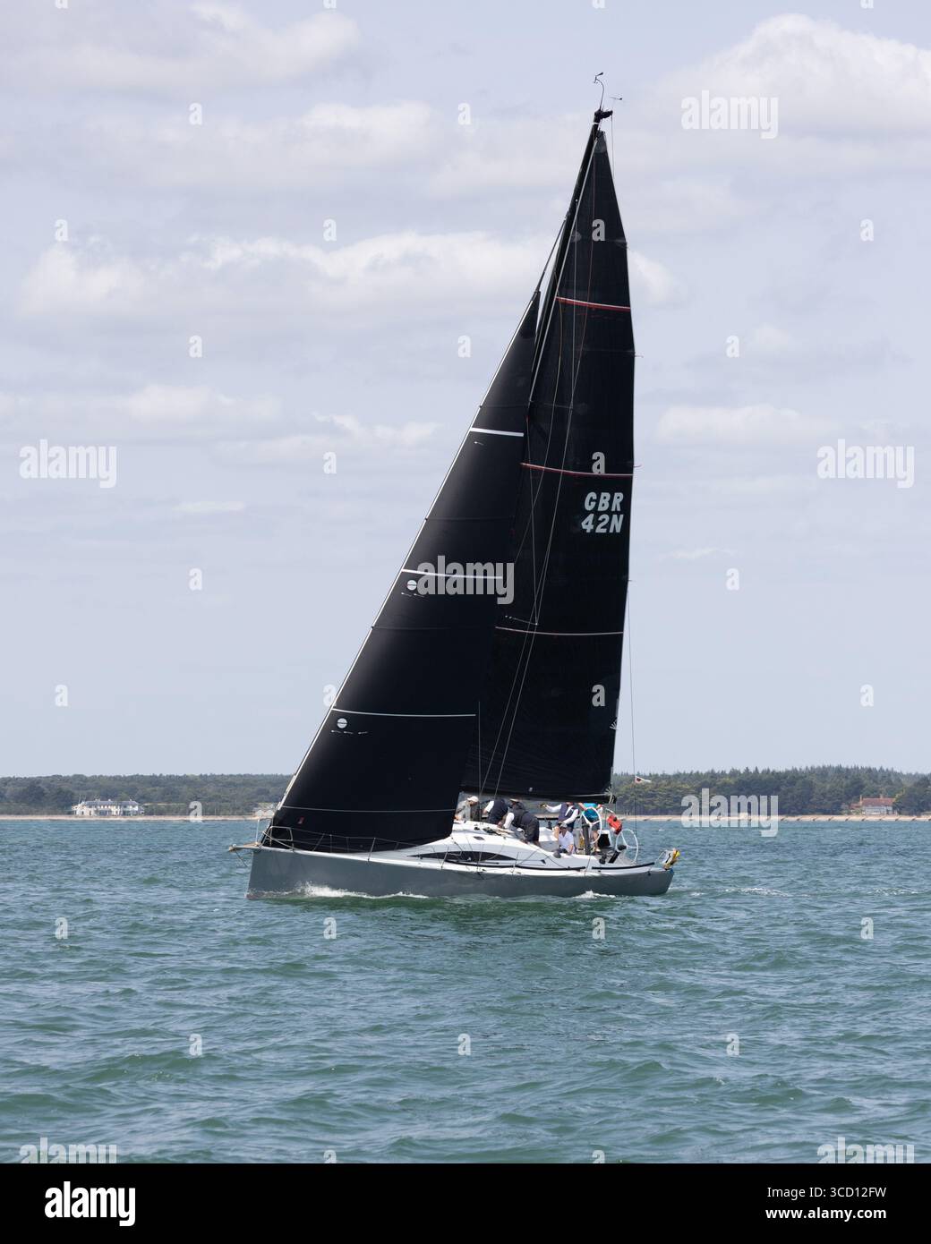 Yacht di classe Ker 39 GBR42N in barca a vela durante la Cowes Regatta del 2025 Foto Stock