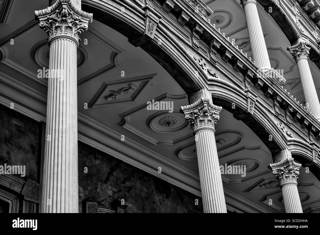 Waikiki, Hawaii - 29 marzo 2022: Dettagli architettonici del palazzo reale e del municipio di Honolulu Foto Stock