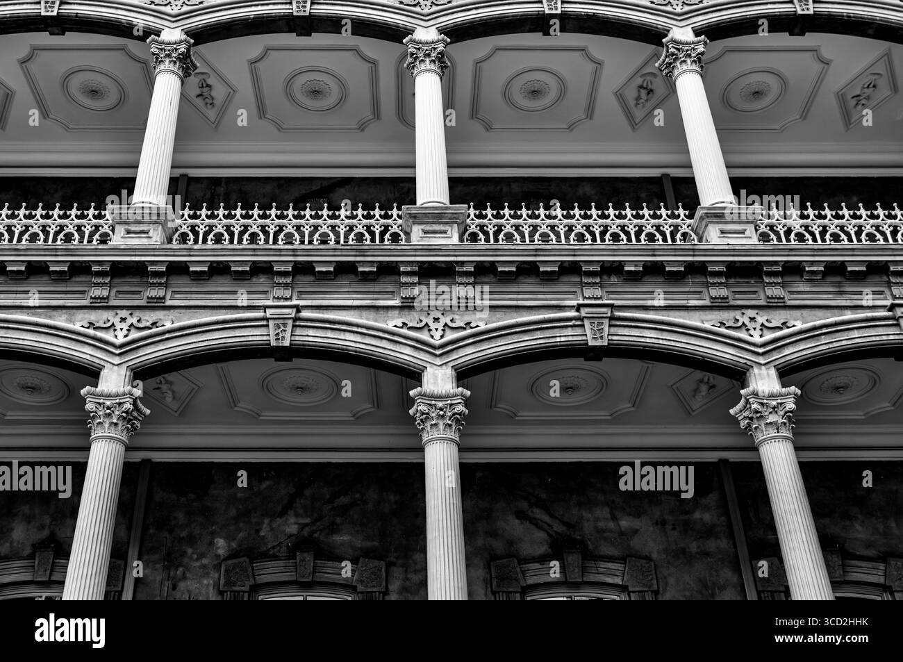 Waikiki, Hawaii - 29 marzo 2022: Dettagli architettonici del palazzo reale e del municipio di Honolulu Foto Stock
