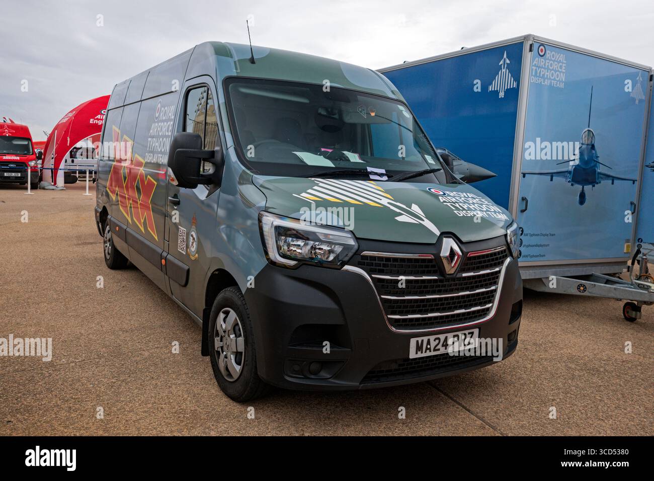 Renault Master. Veicolo di supporto del team RAF Typhoon display. Blackpool Air Show 2025. Foto Stock