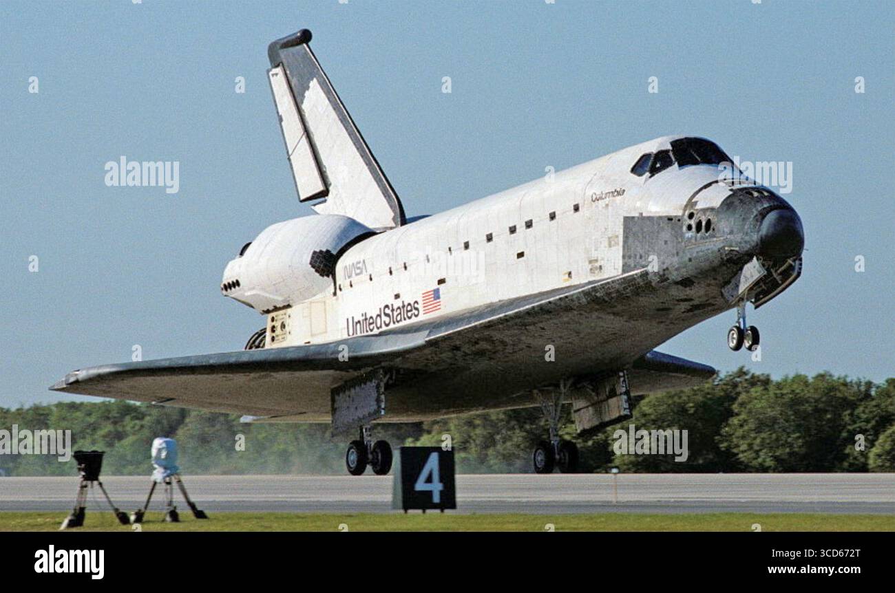 "COLUMBIA Space Shuttle atterra all'aeroporto Kennedy il 18 marzo 1994 alla conclusione della STS-62 Foto Stock