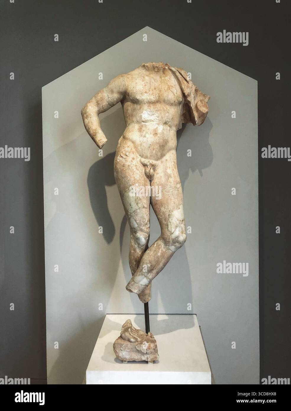 Arte greca antica: Figura di un giovane da un rilievo funerario, 350 a.C. Foto Stock