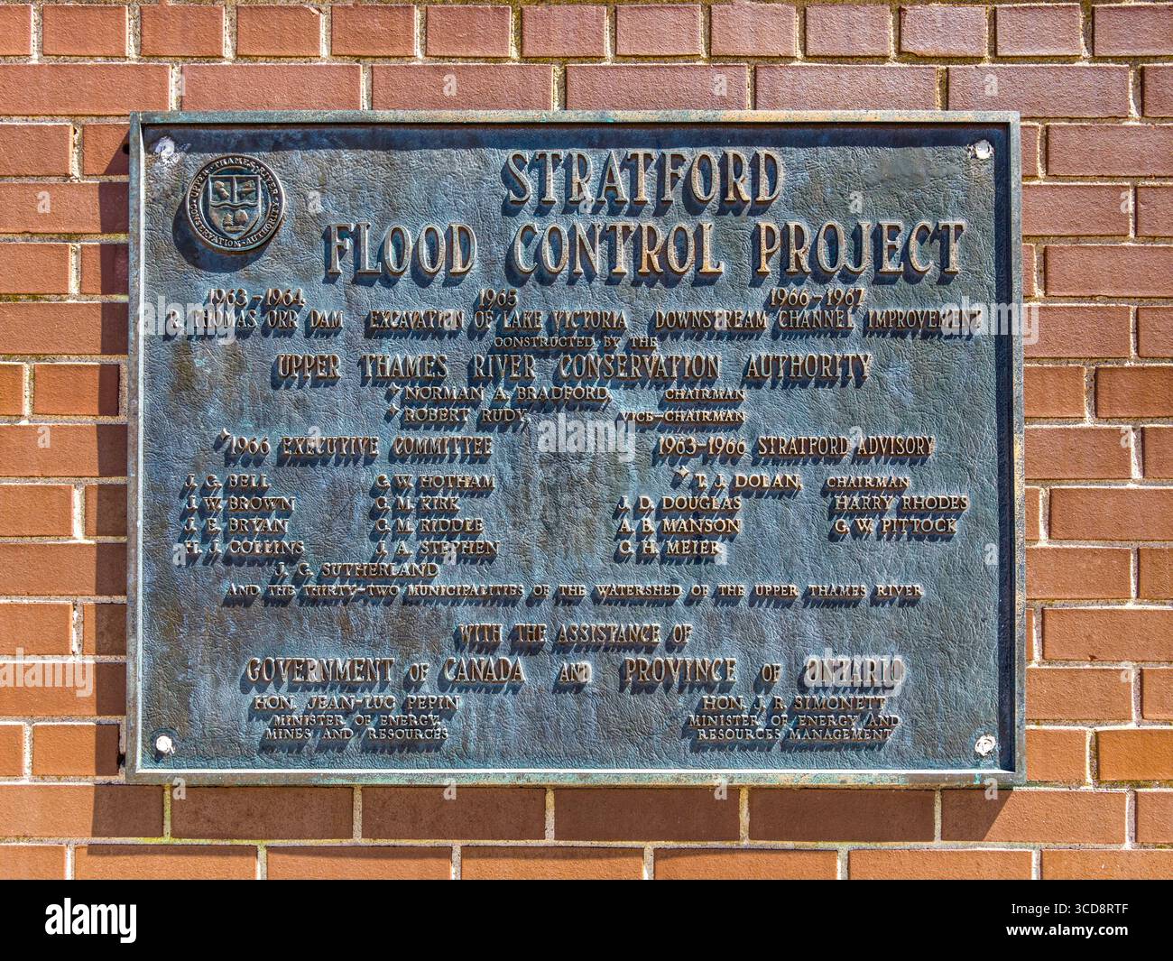 Placca da parete in ghisa per Stratford Flood Control Project degli anni '1960 - Stratford, Ontario, Canada. Foto Stock