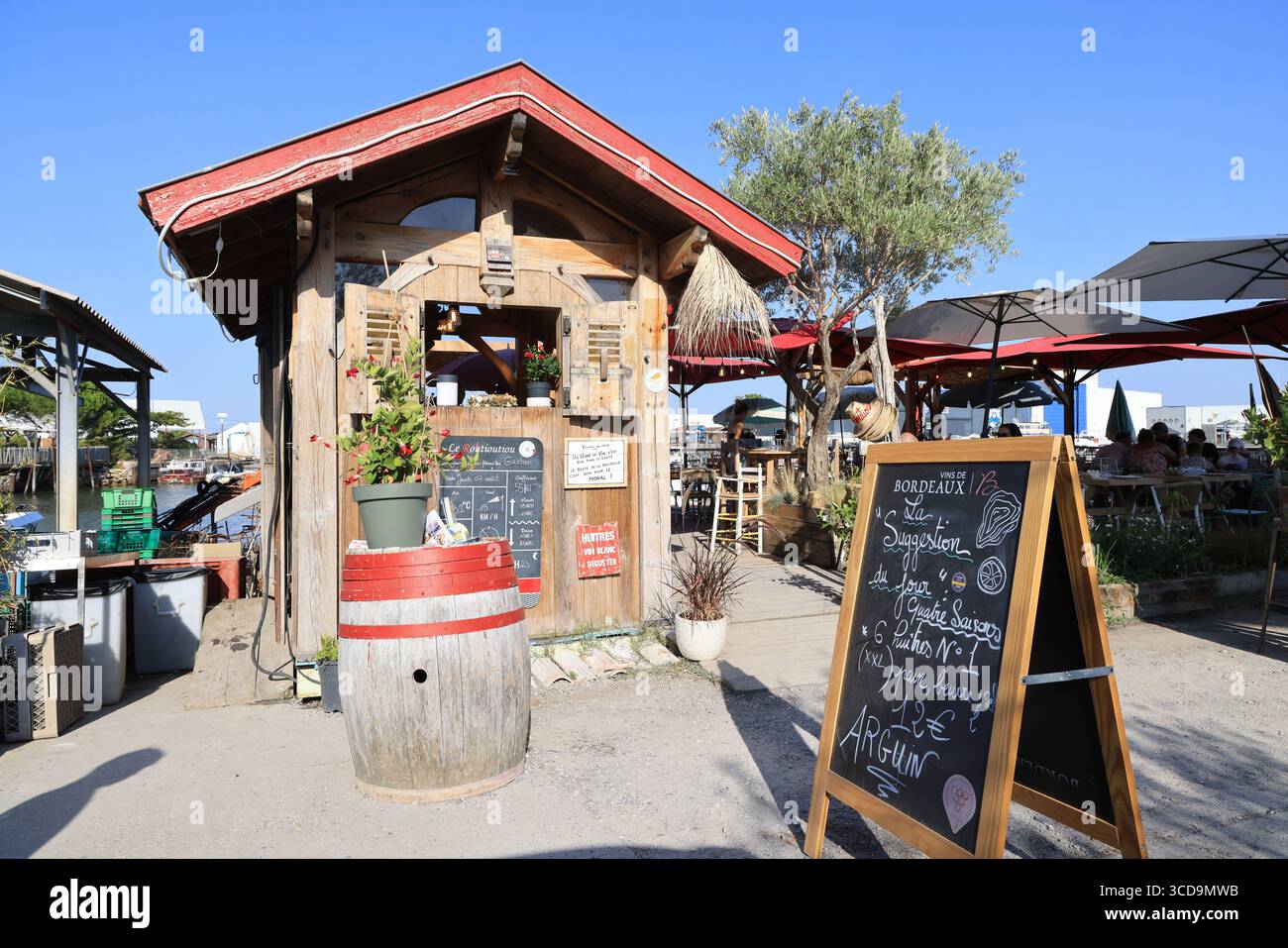 Porto di Port de Larros a Gujan-Mestras, la capitale delle ostriche del bacino di Arcachon. Francia. Porto di Larros a Gujan-Mestras. Foto Stock