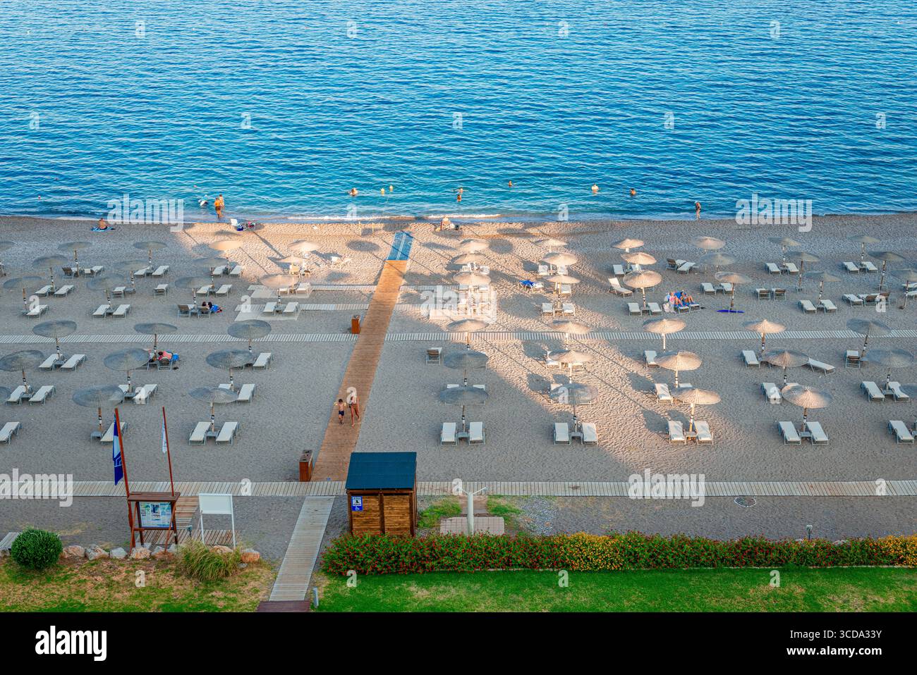 Ammoudes Beach, una famosa spiaggia di sabbia fine e ciottoli nella regione nord-orientale dell'isola di Rodi, Dodecaneso, Grecia Foto Stock