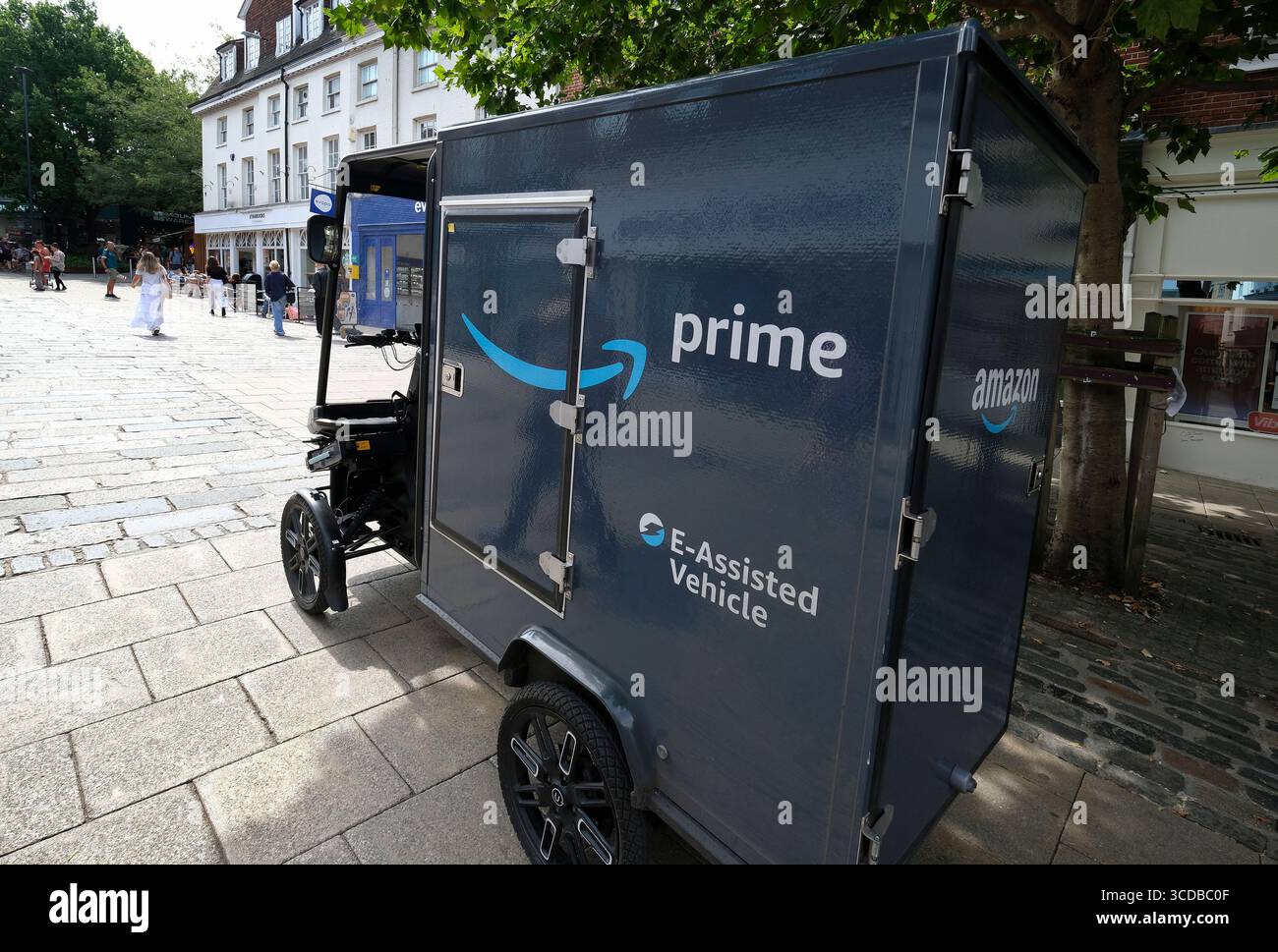 amazon prime e-assist delivery vehicle, norwich, norfolk, inghilterra Foto Stock