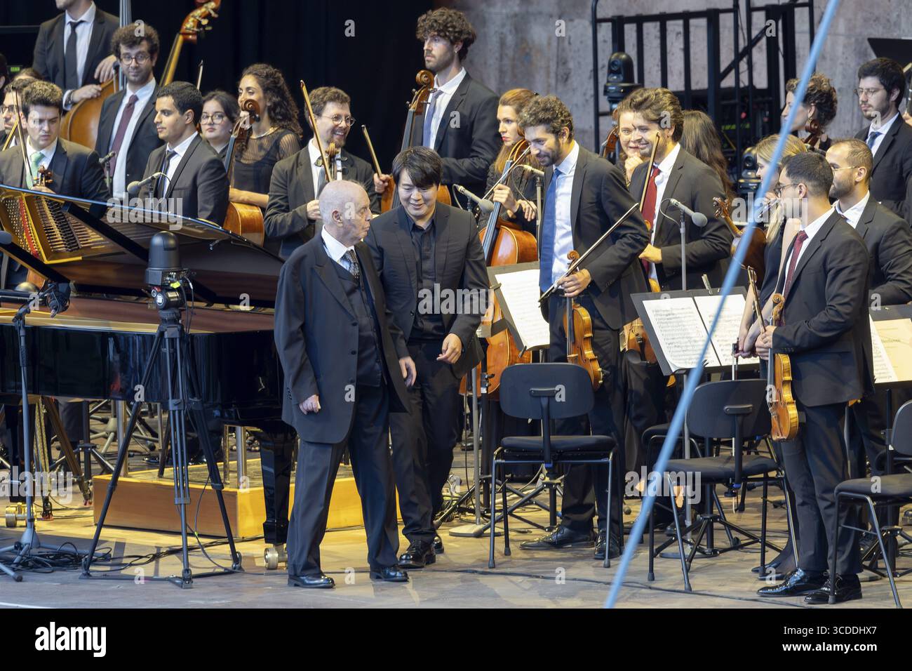 West-Eastern Divan Orchestra - Daniel Barenboim and Lang Lang, Classical, open air il 10 agosto 2025, Waldbuehne, Berlino, Germania < english> West-East Foto Stock