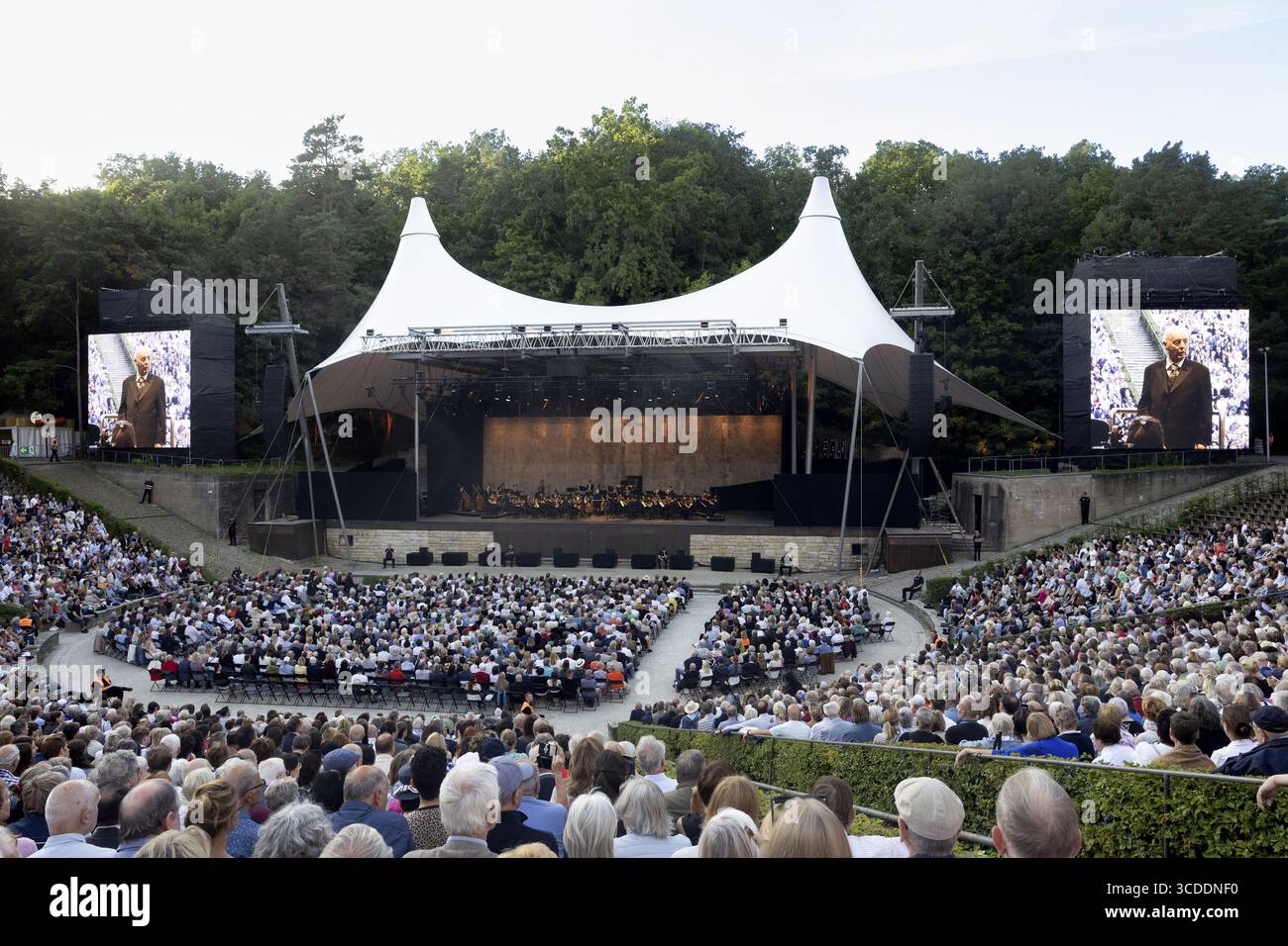 West-Eastern Divan Orchestra - Daniel Barenboim and Lang Lang, Classical, open air il 10 agosto 2025, Waldbuehne, Berlino, Germania < english> West-East Foto Stock
