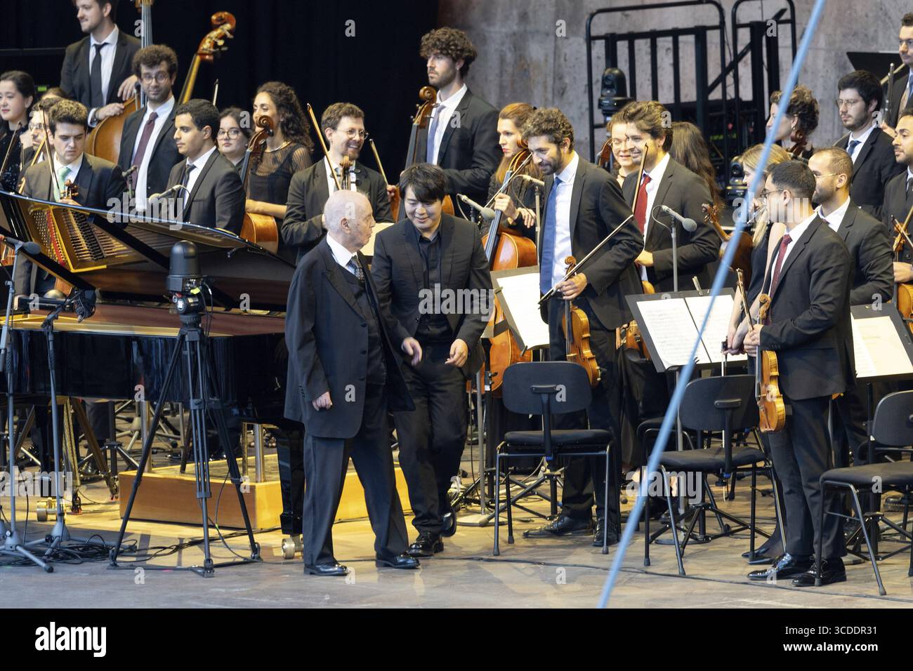 West-Eastern Divan Orchestra - Daniel Barenboim and Lang Lang, Classical, open air il 10 agosto 2025, Waldbuehne, Berlino, Germania < english> West-East Foto Stock