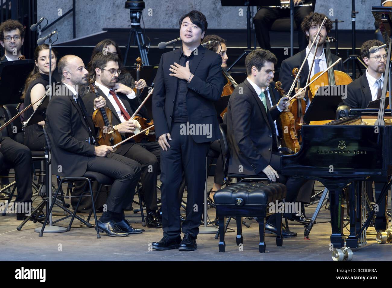 Lang Lang, pianista, West-Eastern Divan Orchestra - Daniel Barenboim e Lang Lang, Classical, open air il 10 agosto 2025, Waldbuehne, Berlino, Germania Foto Stock