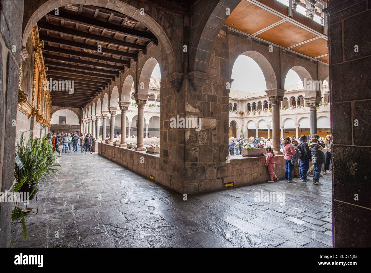 All'interno della Chiesa di Santo Domingo, costruita sulle rovine di un sito inca, a Cusco, in Perù. Foto Stock