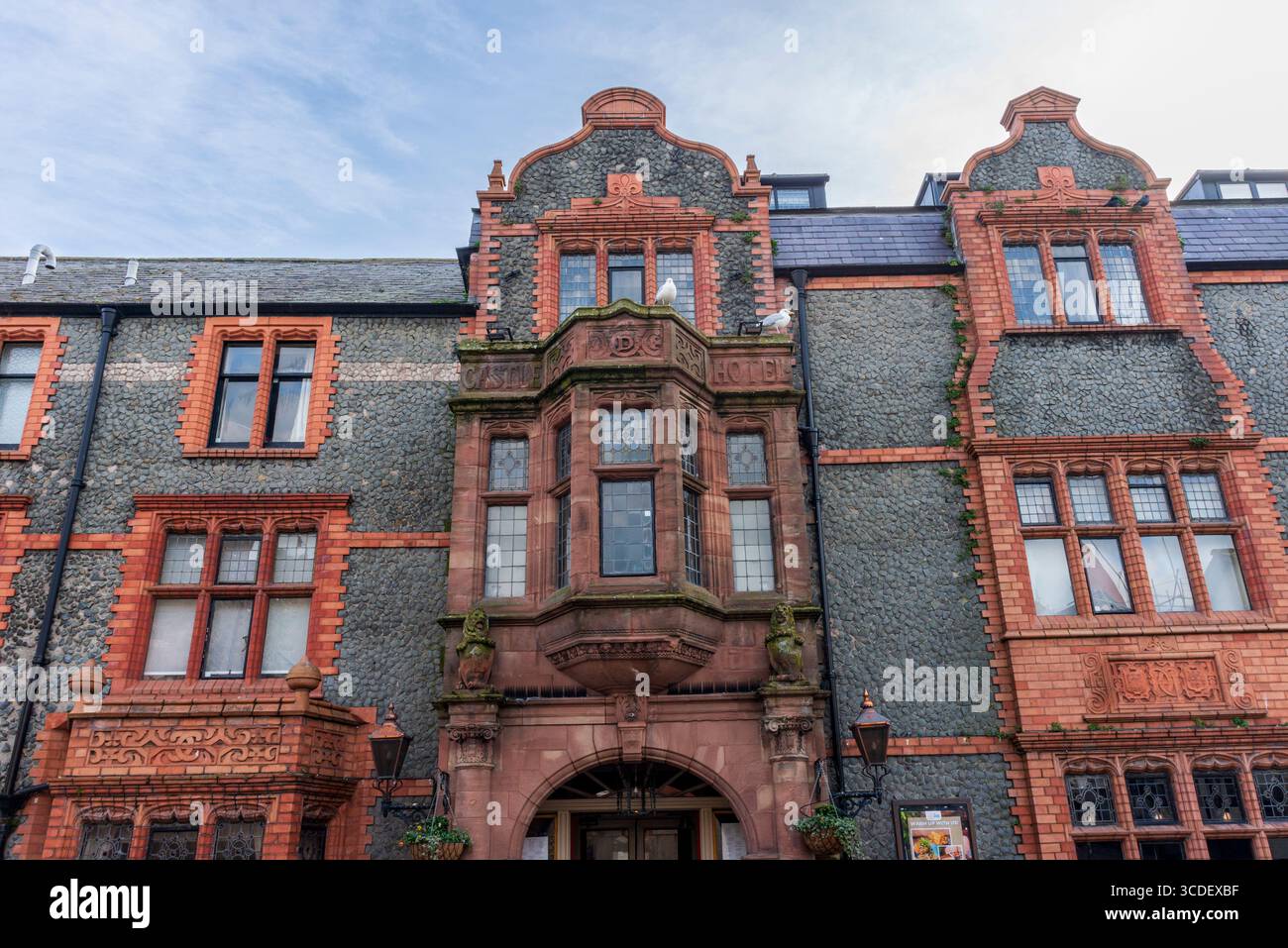 Facciata di Castle Hotel, Conwy, Conwy County Borough, Galles, Regno Unito Foto Stock