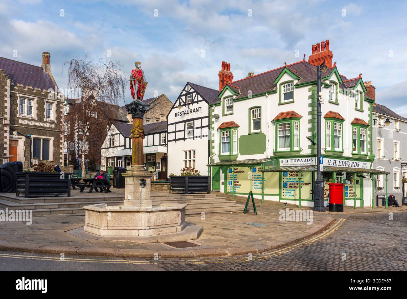 Statua di Llywelyn the Great a Lancaster Square, Conwy, Conwy County Borough, Galles, Regno Unito Foto Stock