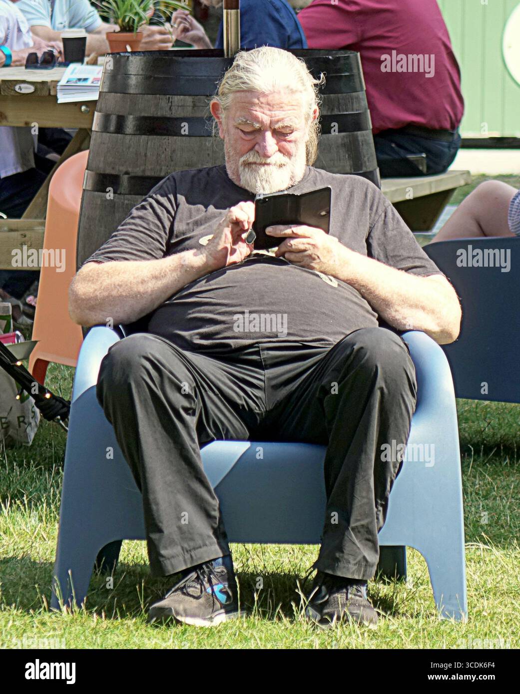 Edimburgo, Scozia, Regno Unito. 13 agosto 2025. Mark Kermode & Brian Cox & Kate Dickie & Michelle Gomez al festival internazionale del libro di Edimburgo nel giardino futures dell'università di edimburgo. Credit Gerard Ferry/Alamy Live News Foto Stock