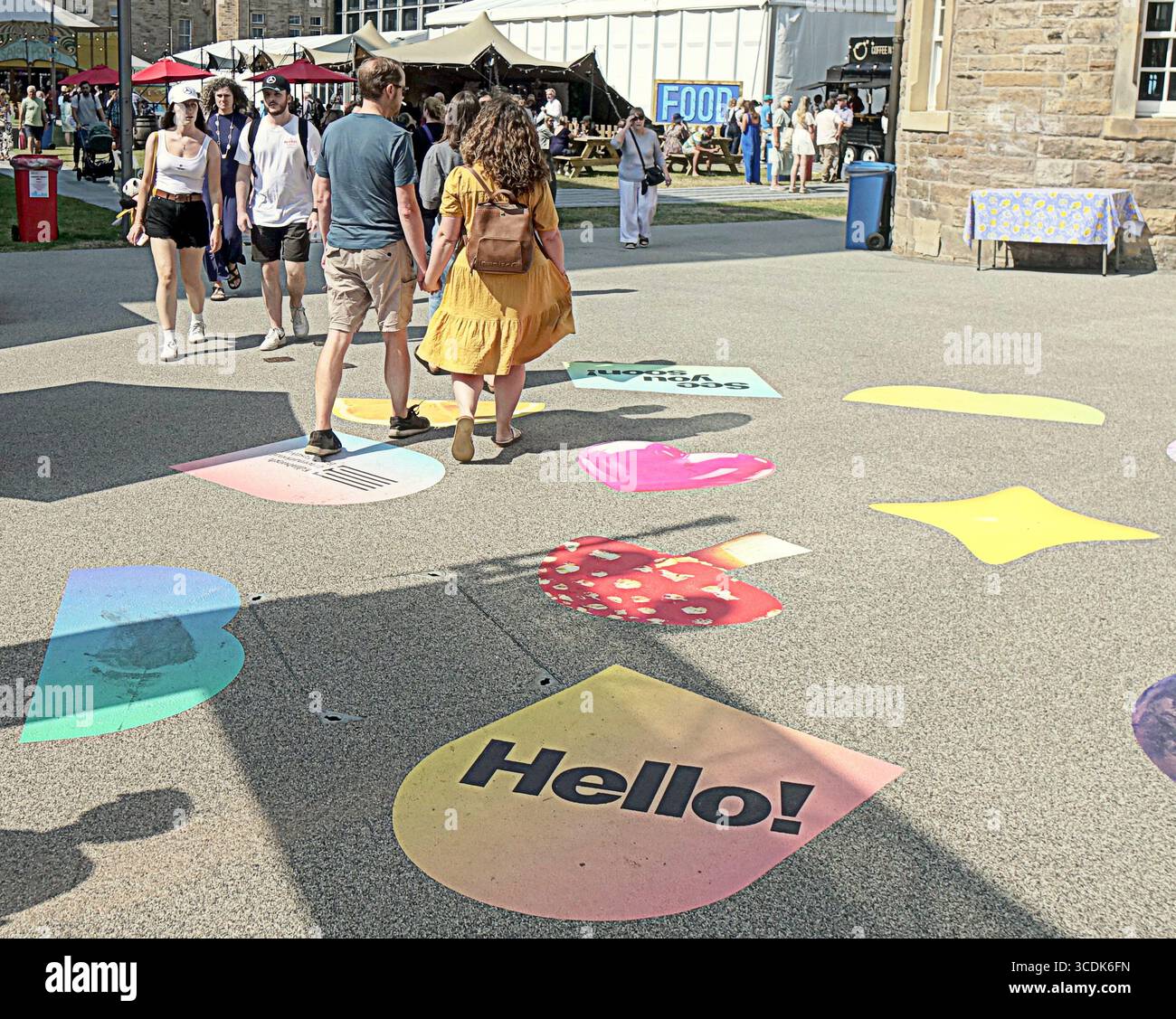 Edimburgo, Scozia, Regno Unito. 13 agosto 2025. Mark Kermode & Brian Cox & Kate Dickie & Michelle Gomez al festival internazionale del libro di Edimburgo nel giardino futures dell'università di edimburgo. Credit Gerard Ferry/Alamy Live News Foto Stock