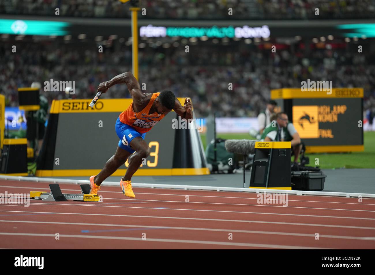 27 agosto 2023, Budapest, Budapest, Ungheria: Isayah BOERI dei Paesi Bassi alla finale maschile 4x400 m di staffetta ai campionati mondiali di atletica leggera 2023 di Budapest (Credit Image: © Balint Szentgallay/ZUMA Press Wire) Foto Stock