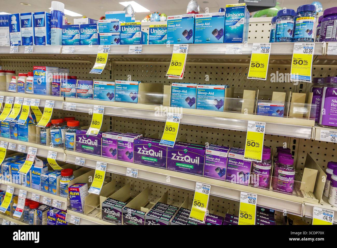 Miami Beach Florida, Collins Avenue, farmacia CVS, interno, scaffali esposti in vendita, navate di medicinali per il sonno, compresse Unisom SleepGels, ZzzQ Foto Stock