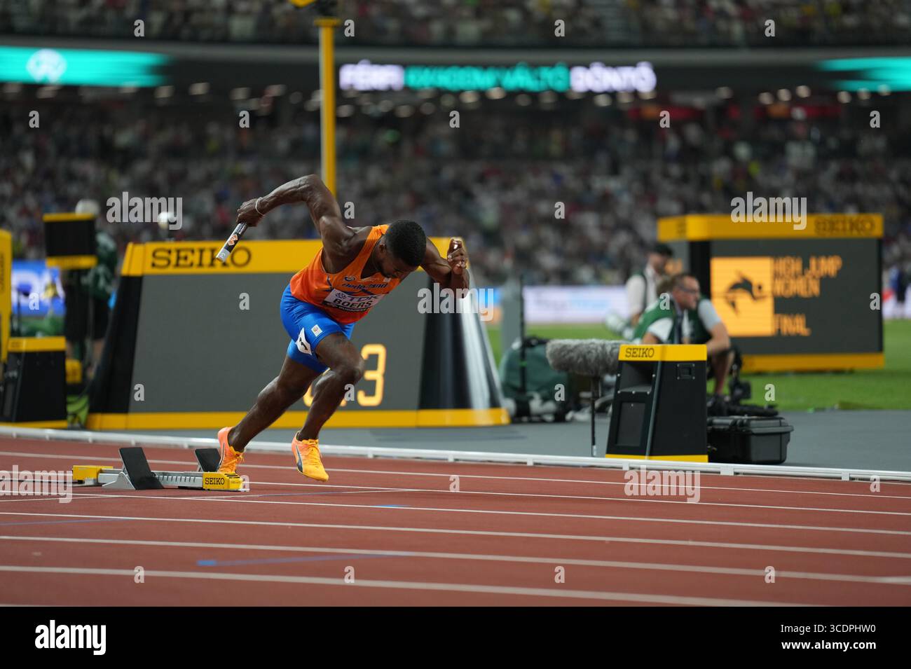 27 agosto 2023, Budapest, Budapest, Ungheria: Isayah BOERI dei Paesi Bassi alla finale maschile 4x400 m di staffetta ai campionati mondiali di atletica leggera 2023 di Budapest (Credit Image: © Balint Szentgallay/ZUMA Press Wire) Foto Stock