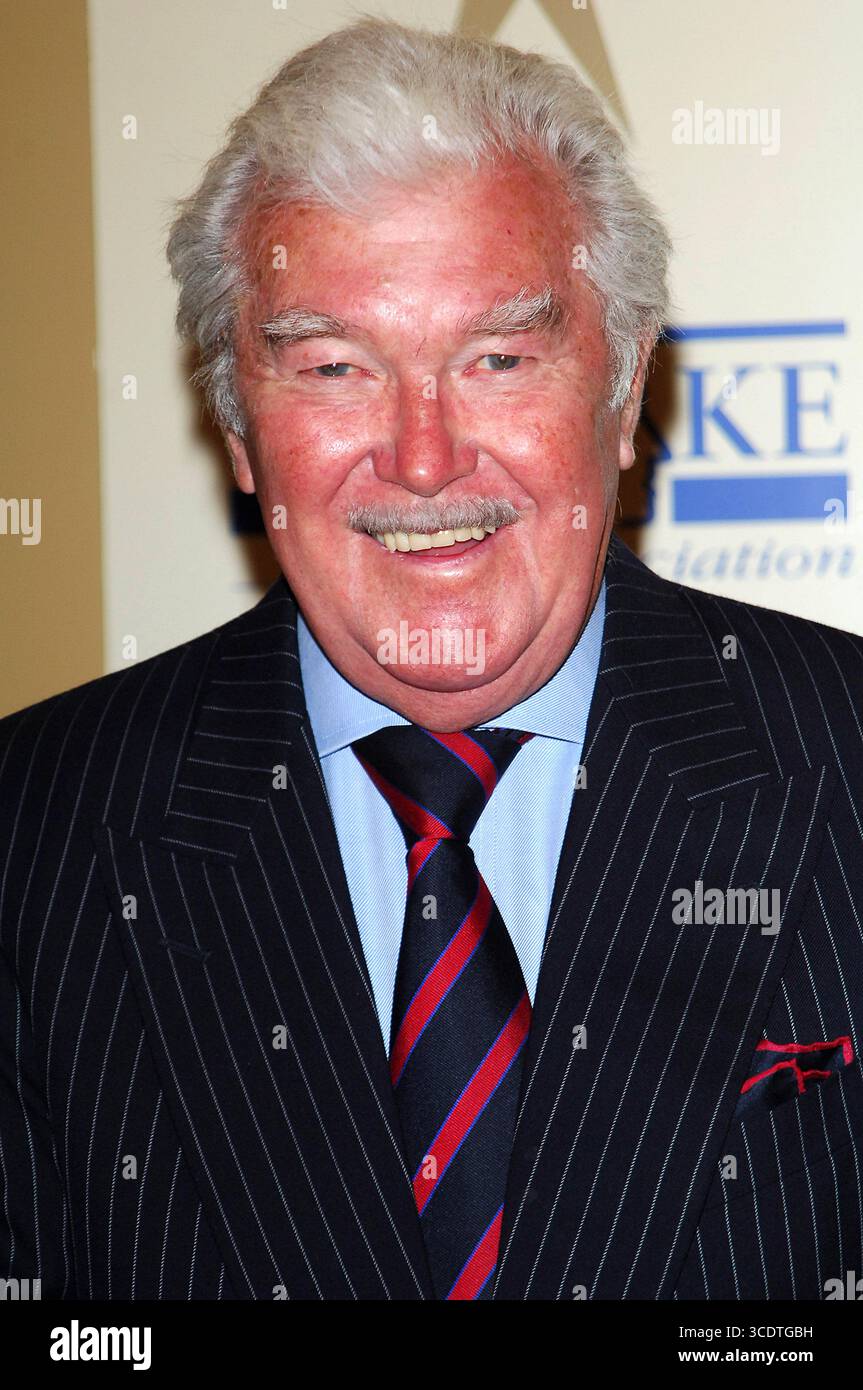Dickie Davies ai Life After Stroke Awards di Londra - 25 giugno 2008 Foto Stock