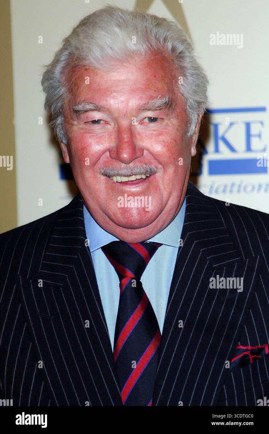Dickie Davies ai Life After Stroke Awards di Londra - 25 giugno 2008 Foto Stock