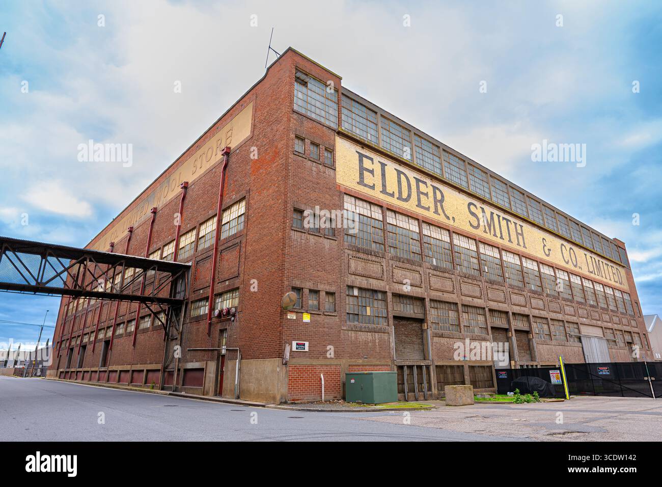 Vecchio magazzino a Port Adelaide Foto Stock