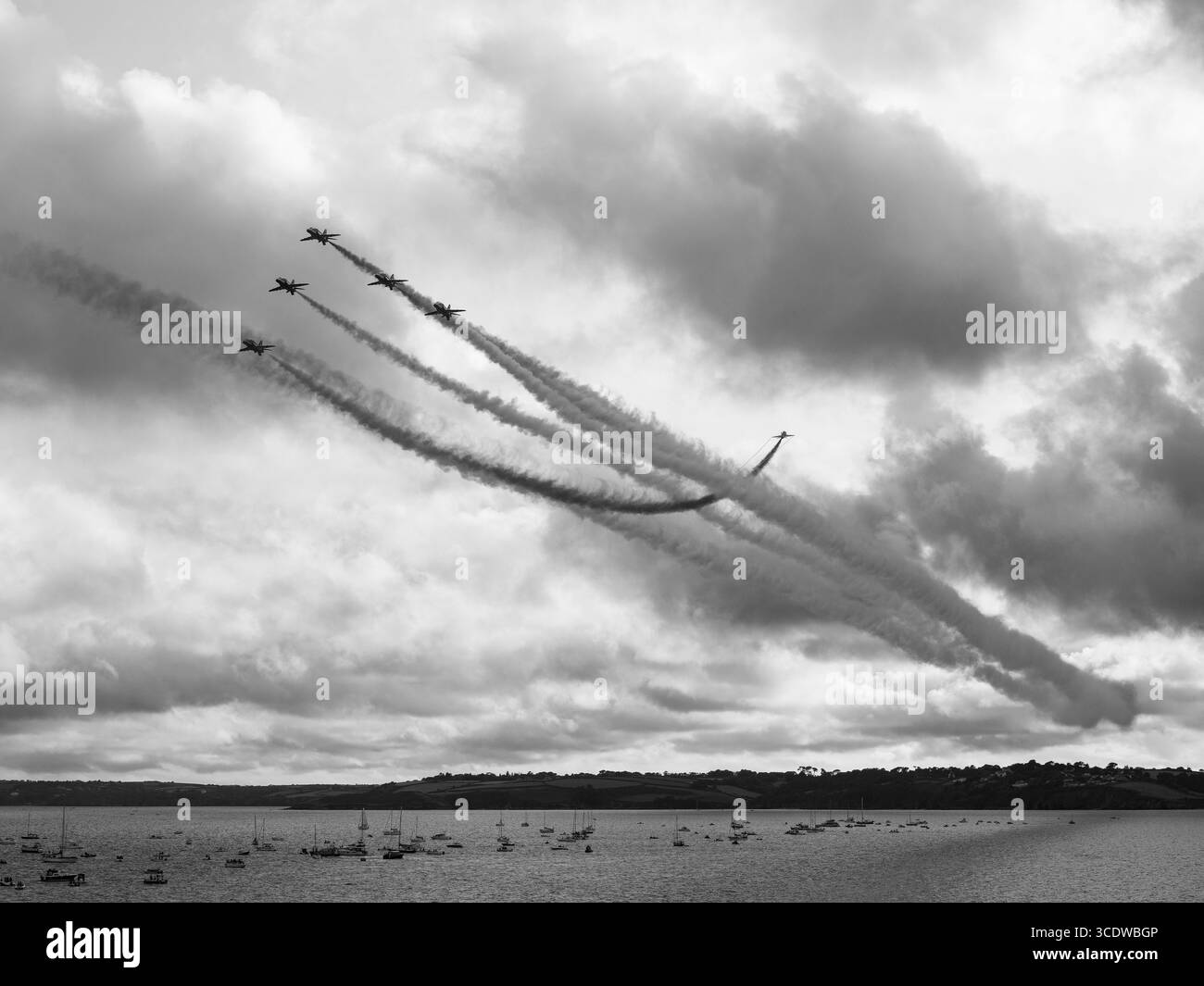FRECCE ROSSE SQUADRA AEREA ACROBATICA SOPRA FALMOUTH IN CORNOVAGLIA Foto Stock