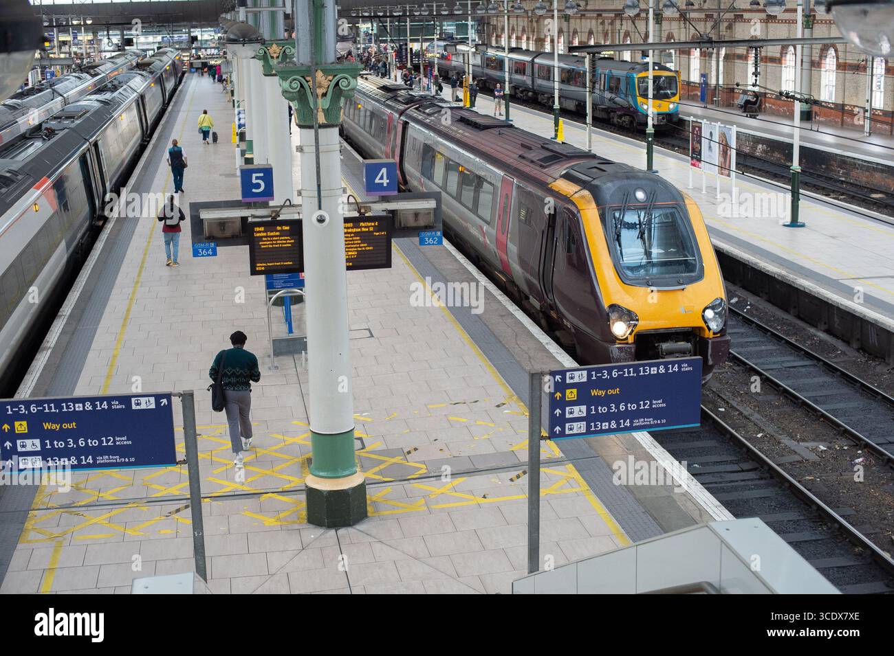 Manchester Piccadilly Station è la principale stazione ferroviaria di Manchester, aperta come Store Street nel 1842, Manchester 12 agosto 12025 Inghilterra, United Ki Foto Stock