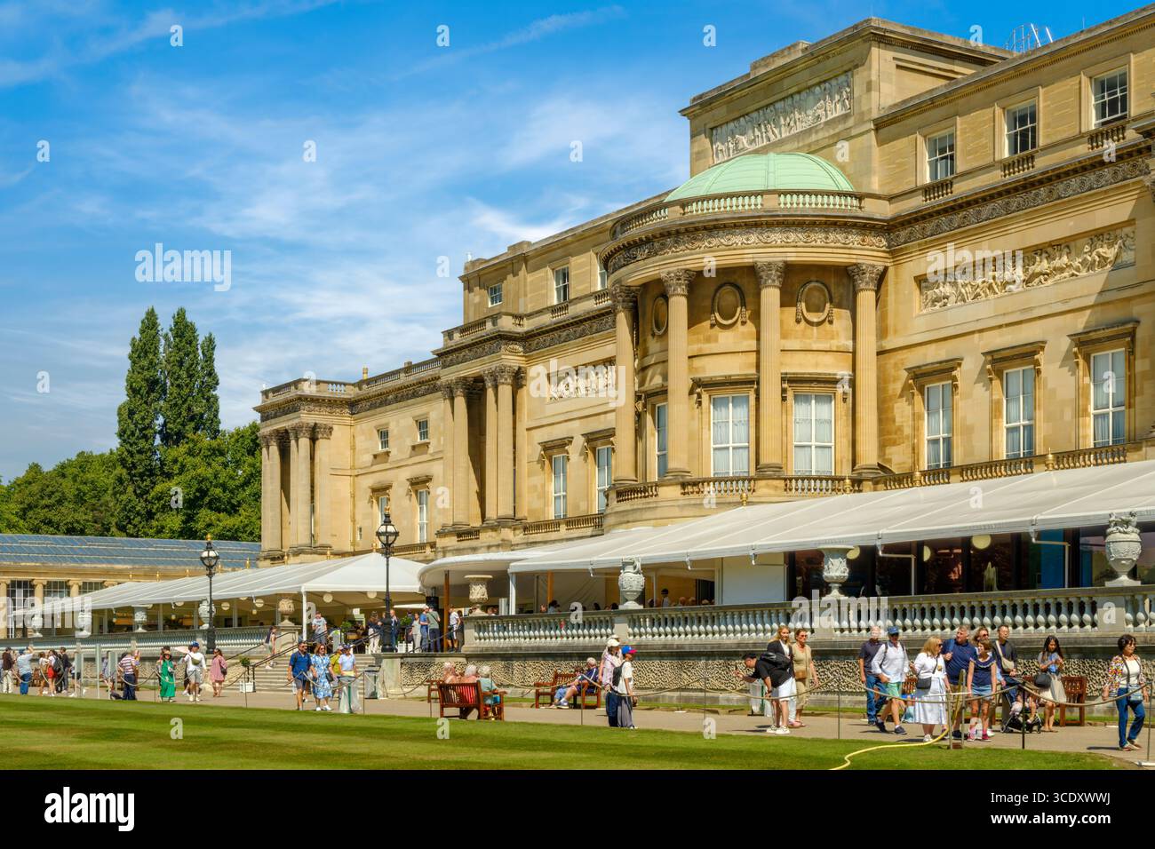 Londra, Inghilterra - la vista sul retro di Buckingham Palace nel centro di Londra. Foto Stock