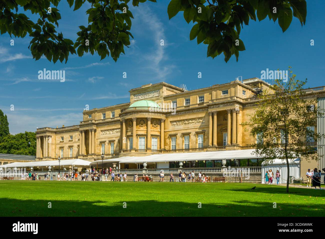 Londra, Inghilterra - la vista sul retro di Buckingham Palace nel centro di Londra. Foto Stock