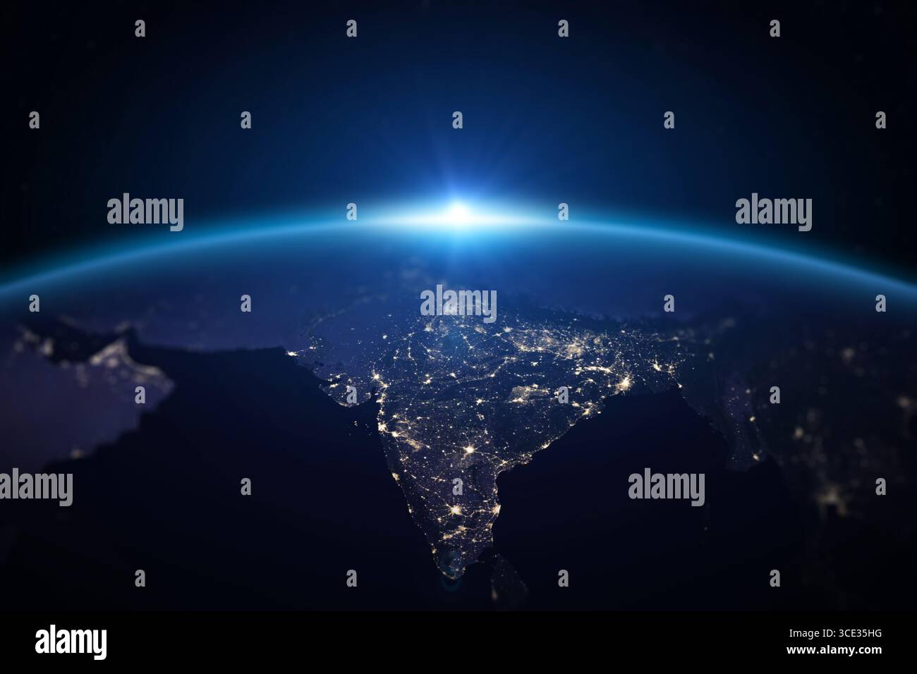 Pianeta Terra dallo spazio di notte. Asia, India, Pakistan, Sri Lanka, Bangladesh. Mar Arabico, Baia del Bengala. Elementi di questa immagine forniti dalla NASA. Foto Stock