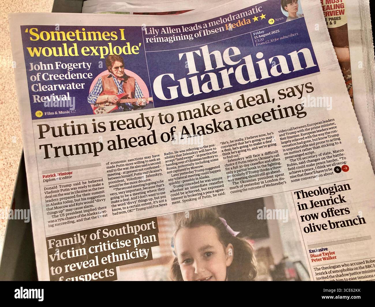 Un giornale britannico riferisce Trump dice che Putin è pronto a fare un accordo nelle riunioni in Alaska Foto Stock