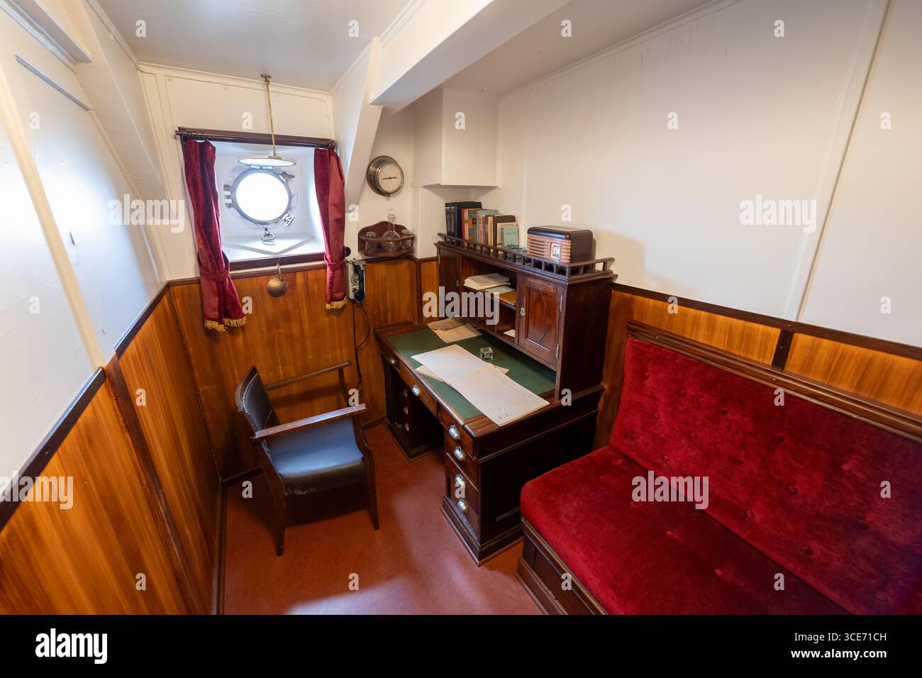 Cabina del capo ingegnere della nave rompighiaccio a vapore Suur Toll del 1914 presso il Museo marittimo estone di Tallinn, Estonia. Foto Stock