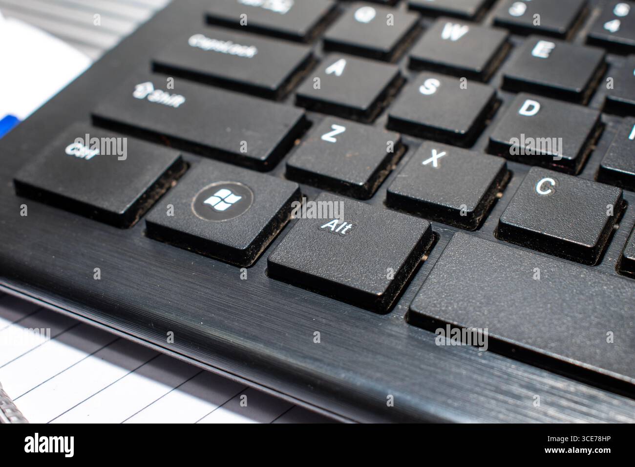 Tastiera per computer laptop in bianco e nero. per il concetto tecnologico Foto Stock