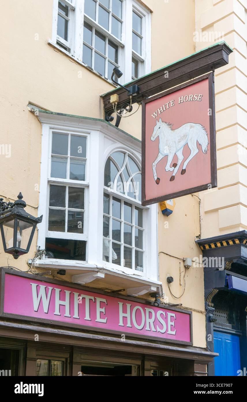 Insegna per lo storico pub White Horse, Broad Street, Oxford, Oxfordshire, Inghilterra, REGNO UNITO Foto Stock