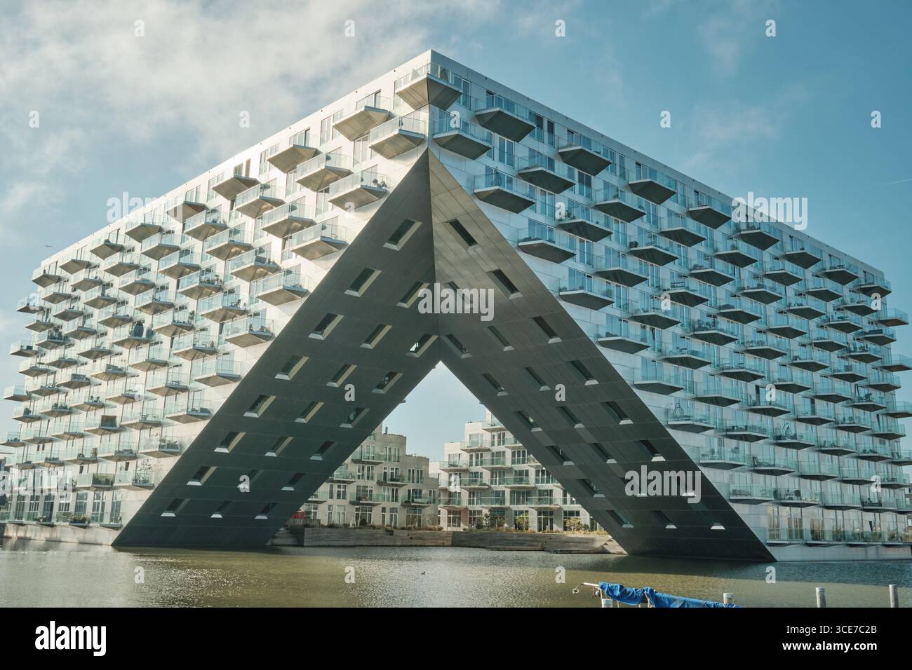 Edificio Pontsteiger di Amsterdam - moderna architettura sul lungomare Foto Stock