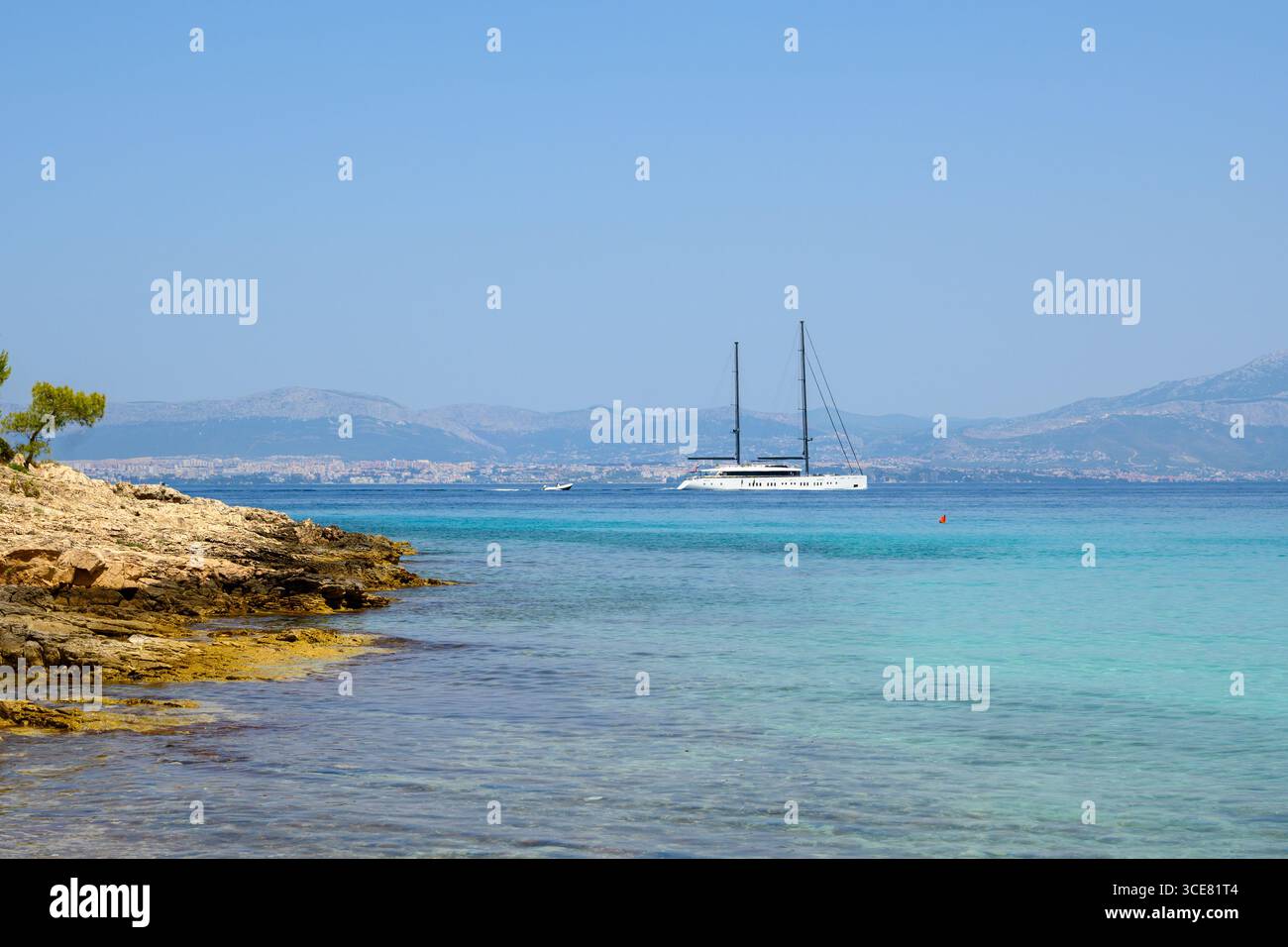 Likva Bay si trova vicino a Sutivan sull'isola di Brac. Croazia Foto Stock