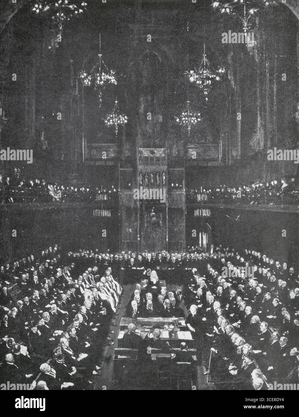 La camera dei Lord. La ratifica del trattato irlandese nella camera dei lord inglese, 1921. Dal dipinto ad olio di Sir John Lavery Foto Stock